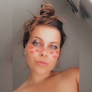 Meet your Posher, Elyssa